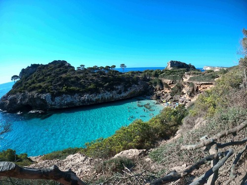Caló d'es Moro vista desde el acantilado Caló d'es Moro