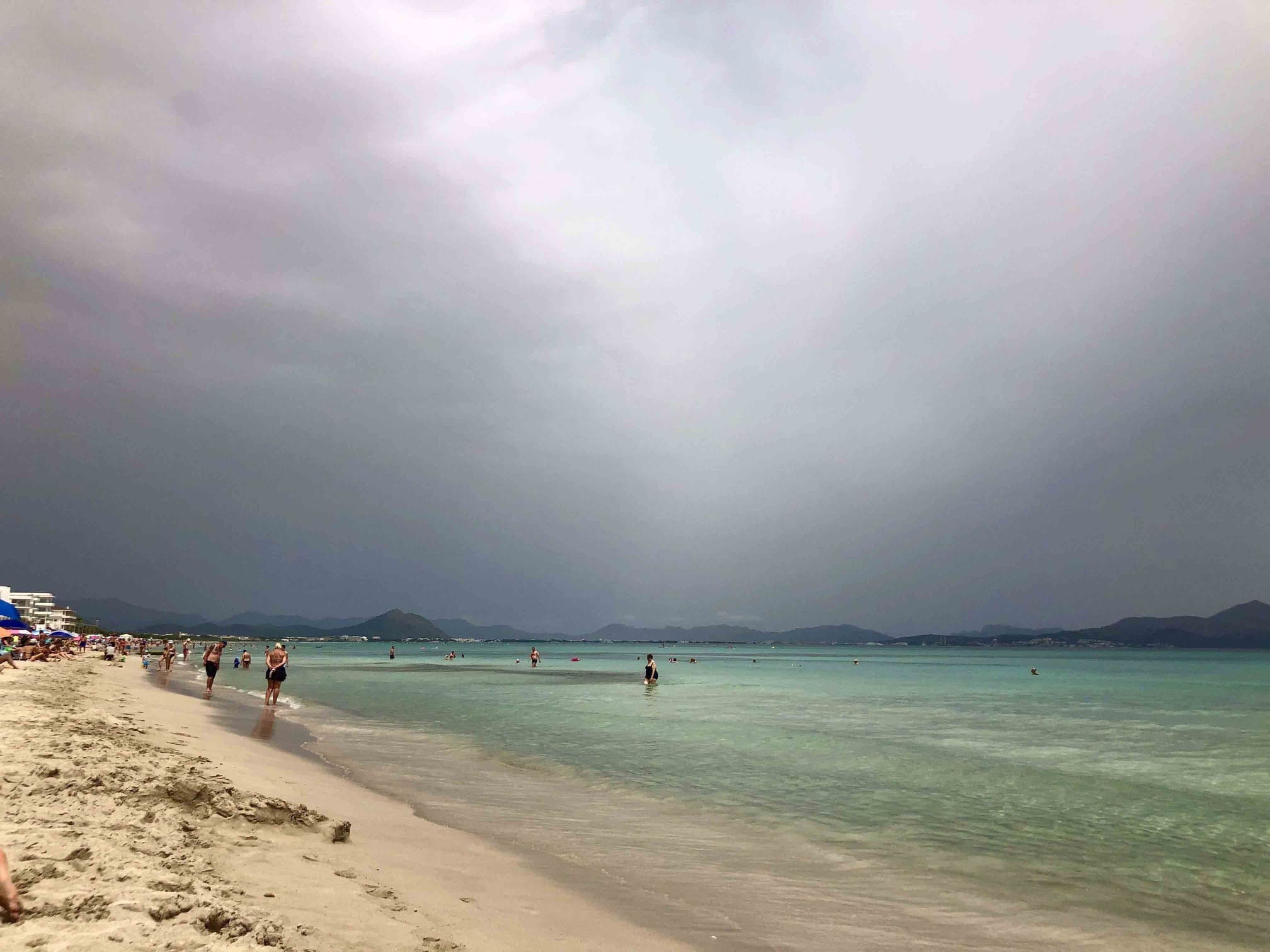 En Can Picafort nunca una tormenta fue tan bonita Playa de Can Picafort, la tormenta perfecta