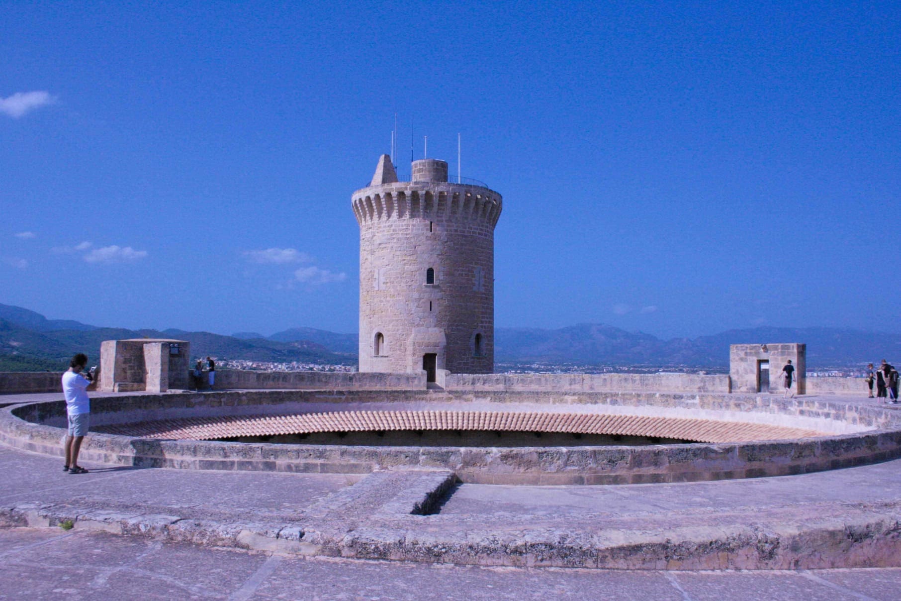El Castillo desde su azotea Castillo de Bellver, vista desde su azotea