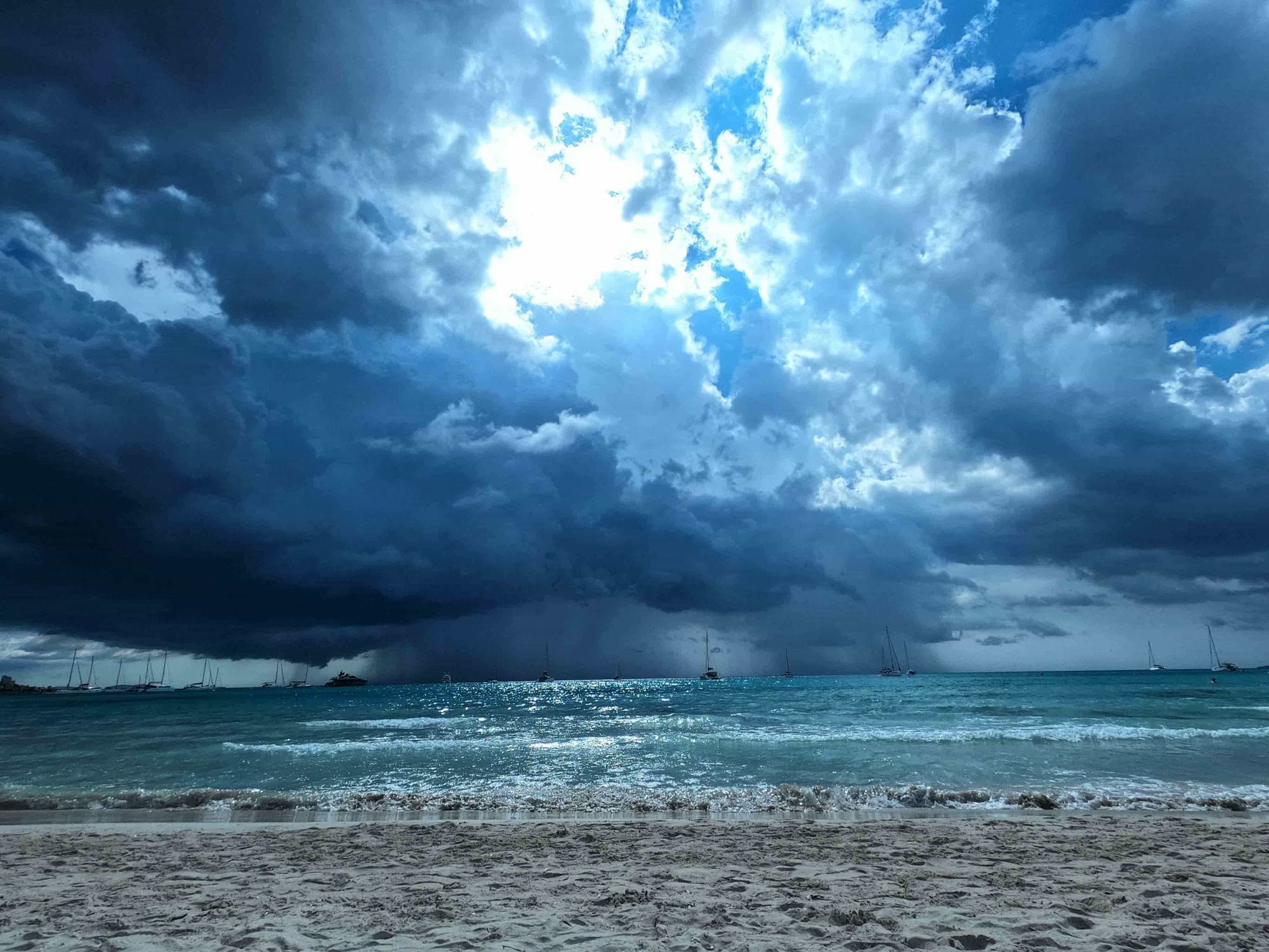 En Es Trenc las tormentas suelen ser perfectas Es Trenc, preciosa aunque venga la tormenta