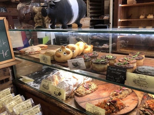 Pastelería típica de Mallorca Forn des Teatre, su cocina típica mallorquina